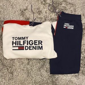 TOMMY HILFIGER SWEATSUIT
